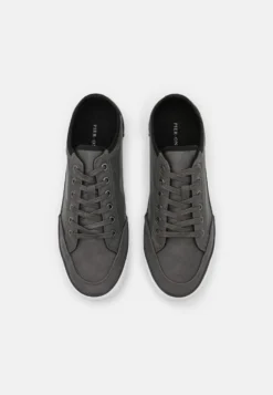 Pier One Sneakers Laag - Grey -Pier One Winkel 121b9e5dccd84e7482b811a5f0f11ce0 scaled