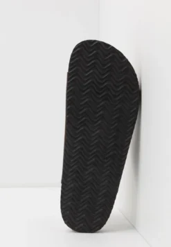 Pier One Unisex - Pantoffels - Brown -Pier One Winkel 23e143c048ee4fd8b5e22a3556ccfbfb scaled