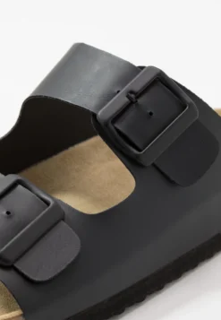 Pier One Unisex - Pantoffels - Black 15 Pier One Unisex - Pantoffels - Black -Pier One Winkel 2c1088e9c35241008f77393ded163426 scaled