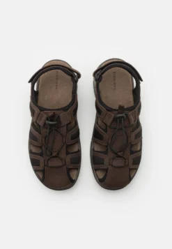 Pier One Leather - Outdoorsandalen - Brown -Pier One Winkel 2f7ff40eeede463ba421d45819843353 scaled