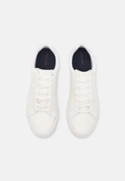 Pier One Unisex - Sneakers Laag - White -Pier One Winkel 3747494760f54e24afa52bab7dfce4dd scaled
