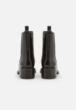 Pier One Leather- Korte Laarzen - Black -Pier One Winkel 4b604ea065ea472d92b6f071937f03dc scaled