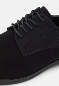 Pier One UNISEX - Sportieve Veterschoenen -Pier One Winkel 4fc96556fa444bfd972f4e5fb5ac4192 scaled