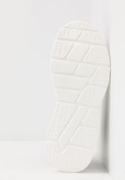 Pier One Sneakers Hoog - Black/White 11 Pier One Sneakers Hoog - Black/White -Pier One Winkel 52b5e07059e148baa03e0194b33ba8c5 scaled