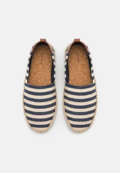 Pier One Unisex - Espadrilles - Dark Blue/White -Pier One Winkel 656fb98ccb7640ac939ccc145e729a86 scaled