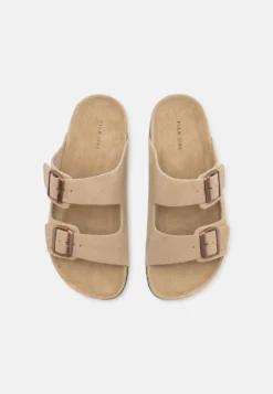 Pier One Leather Unisex - Pantoffels - Beige 9 Pier One Leather Unisex - Pantoffels - Beige -Pier One Winkel 658db7c748df48419a27fd940a9ac1ce scaled