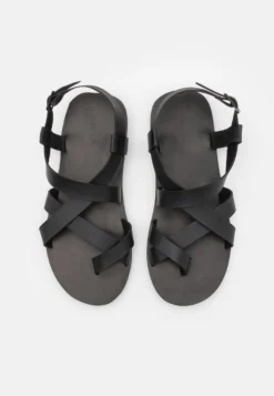 Pier One Teensandalen - Black -Pier One Winkel 6818b30d26474e658a275654bdec1e84 scaled