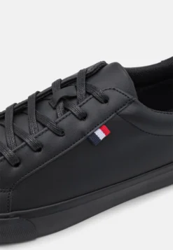 Pier One Unisex - Sneakers Laag - Black -Pier One Winkel 6e36972564914bfea36b8c5d9e0ffb4b scaled