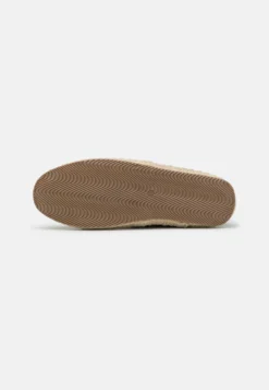 Pier One Unisex - Espadrilles - Dark Grey 10 Pier One Unisex - Espadrilles - Dark Grey -Pier One Winkel 71863cc99e4e45aaa2e0b88af2a0a347 scaled