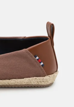 Pier One Unisex - Espadrilles - Brown -Pier One Winkel 9a52ce945a2849ed8945c8f267c0bb52 scaled