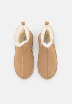 Pier One Leather- Pantoffels - Beige 11 Pier One Leather- Pantoffels - Beige -Pier One Winkel a3189e62d70c4a25956ca62fc91c060e scaled