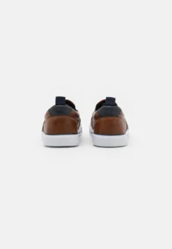 Pier One Unisex - Sneakers Laag - Cognac -Pier One Winkel a5827ba272184322a5f334dbbc2389e8 scaled