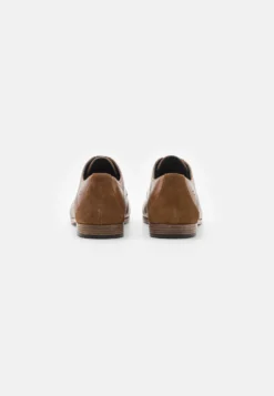 Pier One Leather - Veterschoenen - Camel 8 Pier One Leather - Veterschoenen - Camel -Pier One Winkel b0a0101d8b224d33a99d71010ae79dc4 scaled
