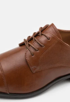 Pier One Veterschoenen - Tan 11 Pier One Veterschoenen - Tan -Pier One Winkel ddd20fd106f84a83a55fed5e71a76901 scaled