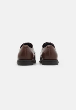 Pier One Unisex - Sportieve Veterschoenen - Dark Brown -Pier One Winkel def25b02b8464c7bb9962d0b86180f45 scaled