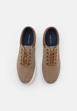 Pier One Sneakers Laag - Taupe -Pier One Winkel e9072030cb6f46b8b971518332e5e666 scaled