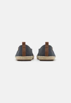 Pier One Unisex - Espadrilles - Dark Grey 8 Pier One Unisex - Espadrilles - Dark Grey -Pier One Winkel f42f2547f3174953925ae2af649d0ca0 scaled